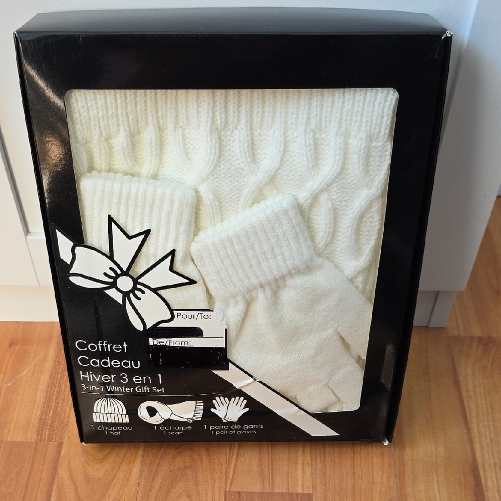 Women's White Winter Gift Set